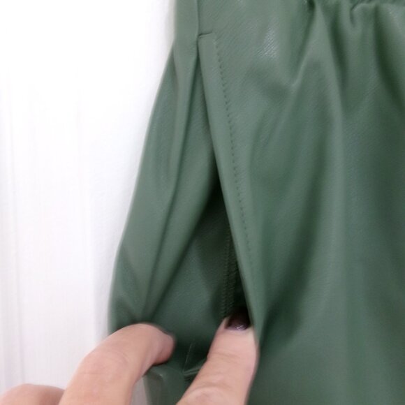 New with tag, Fabletics Vegan Leather Sage Smoke Green High Rise Shorts L Large - Picture 2 of 8